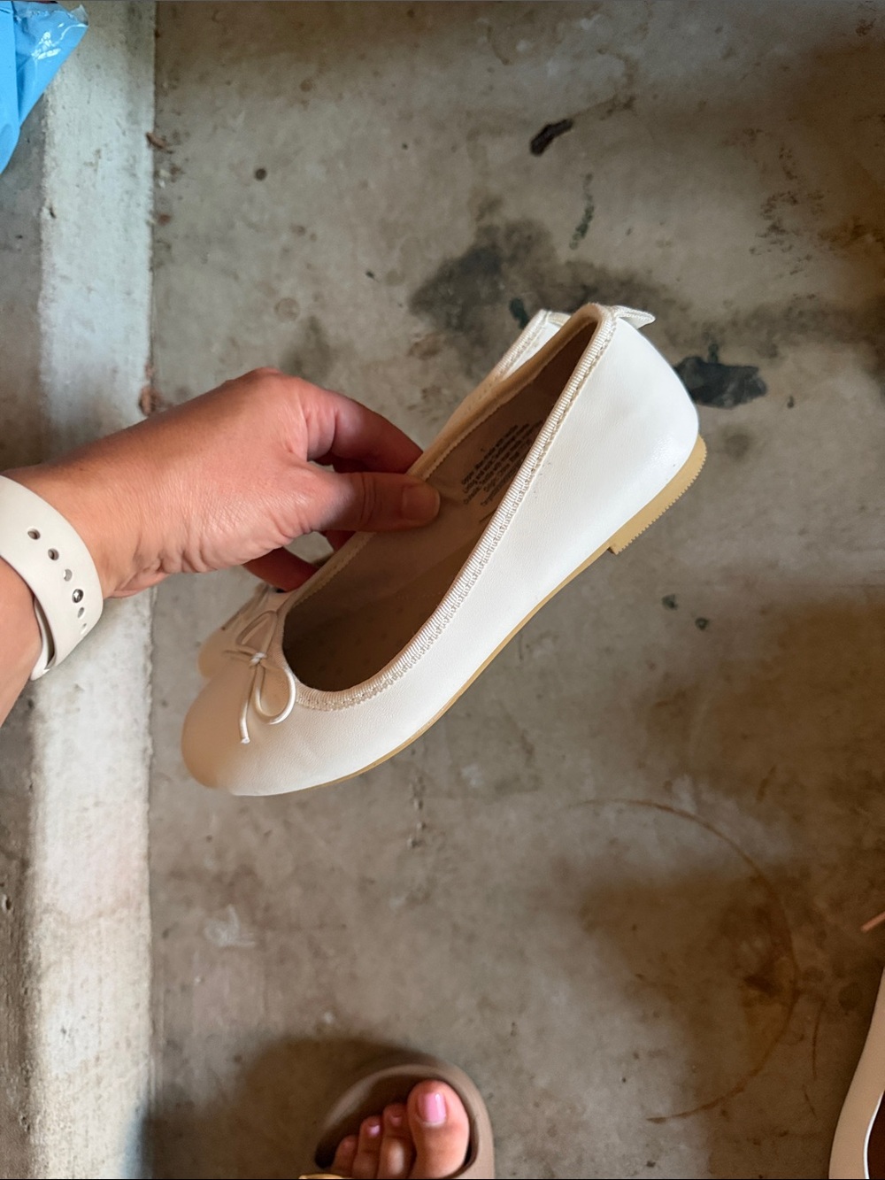 Cat & Jack White Girls' Bow Ballet Flats - Picture 3 of 7